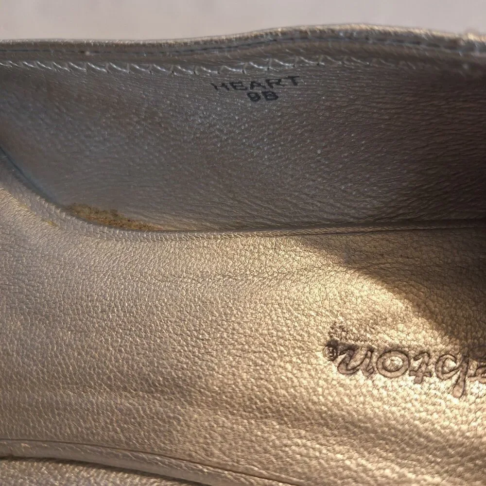 Brighton Heart Metallic Silver Ballet Flats Women's Shoes. Size 9